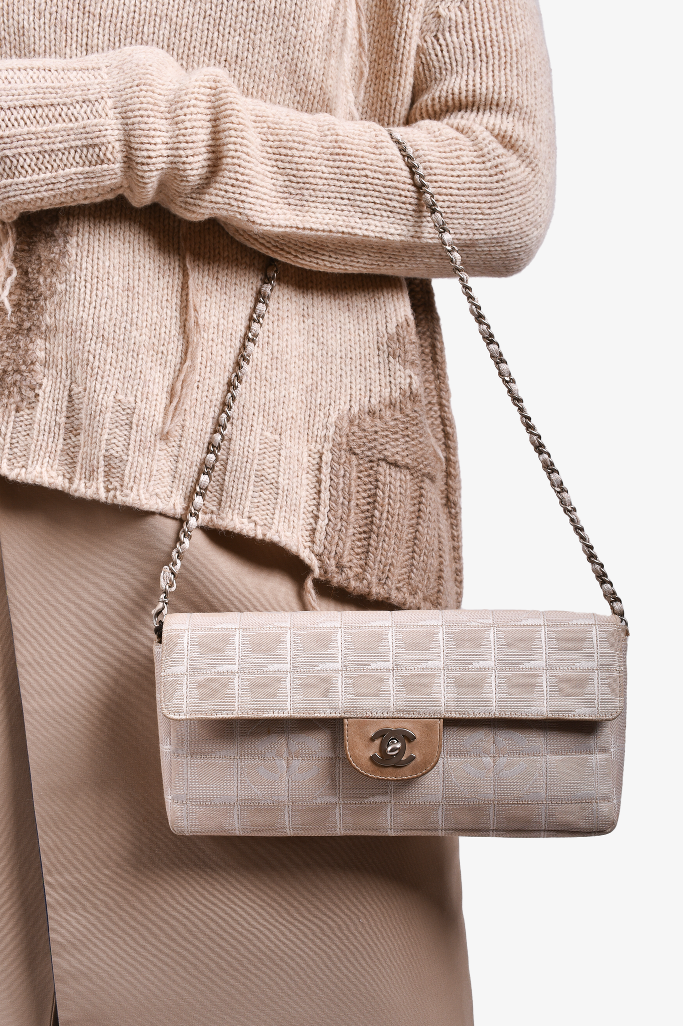 Chanel chocolate sale bar shoulder bag