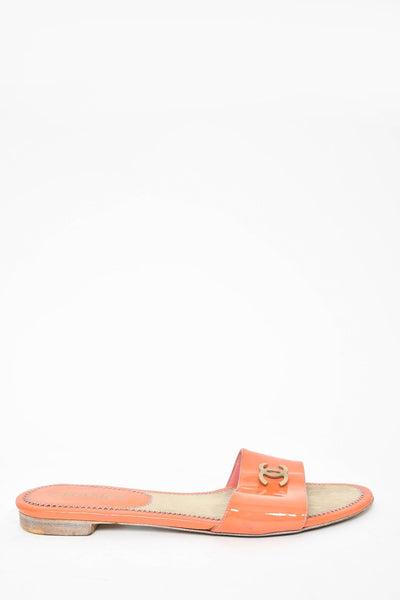 Chanel glossy slides hotsell