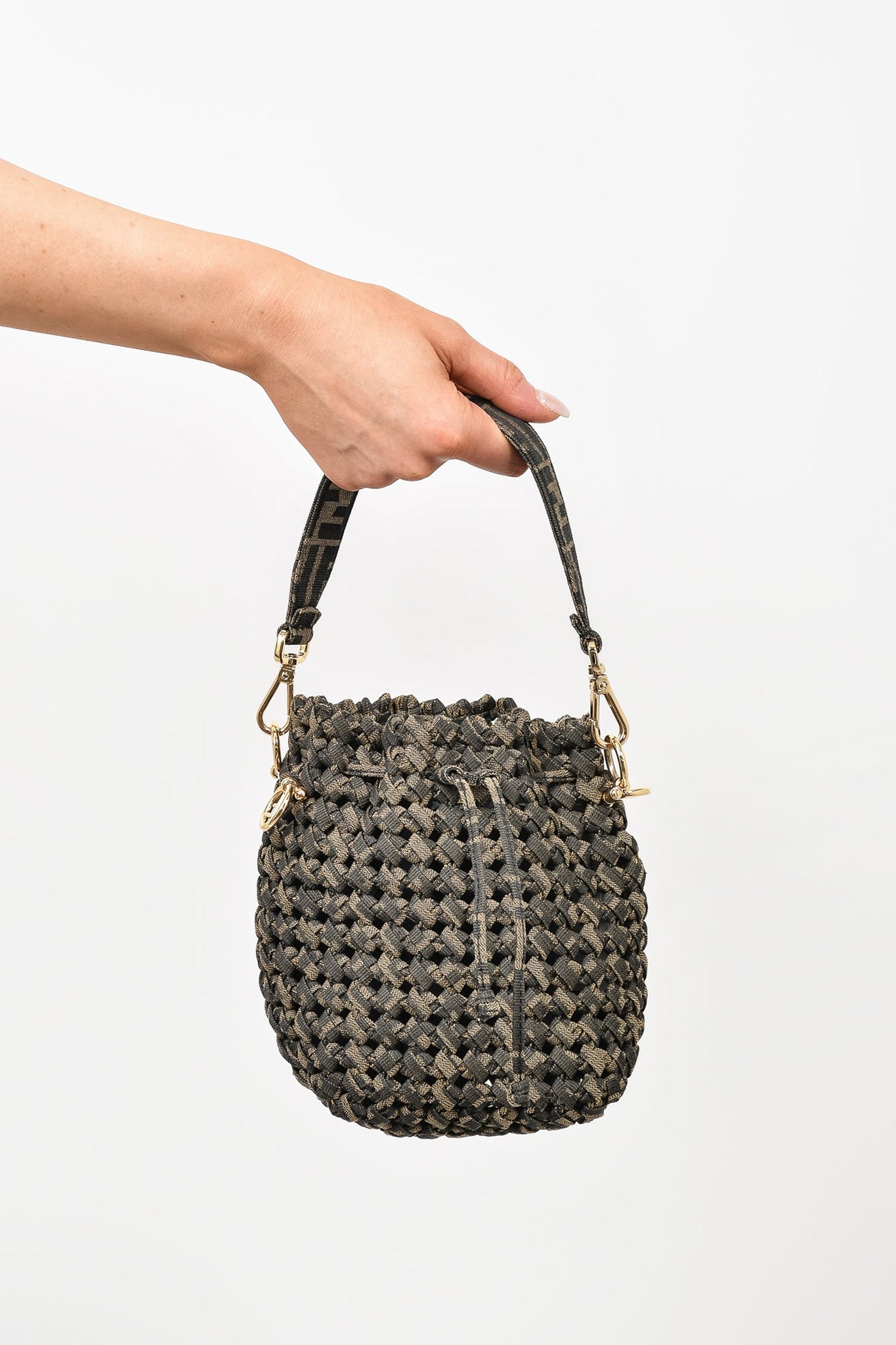 Bucket bag outlet fendi