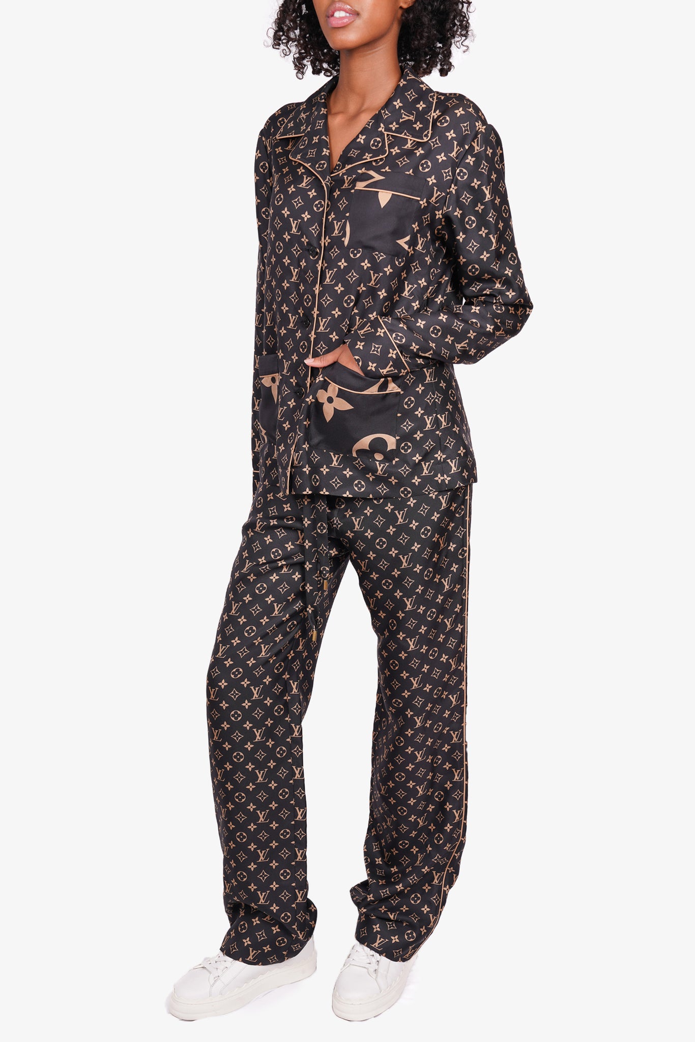 Louis Vuitton Black, Pattern Print 2021 Silk Pajamas US4, FR36 | S