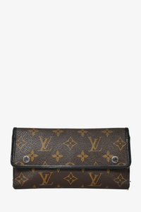 Lv wristlet online wallet