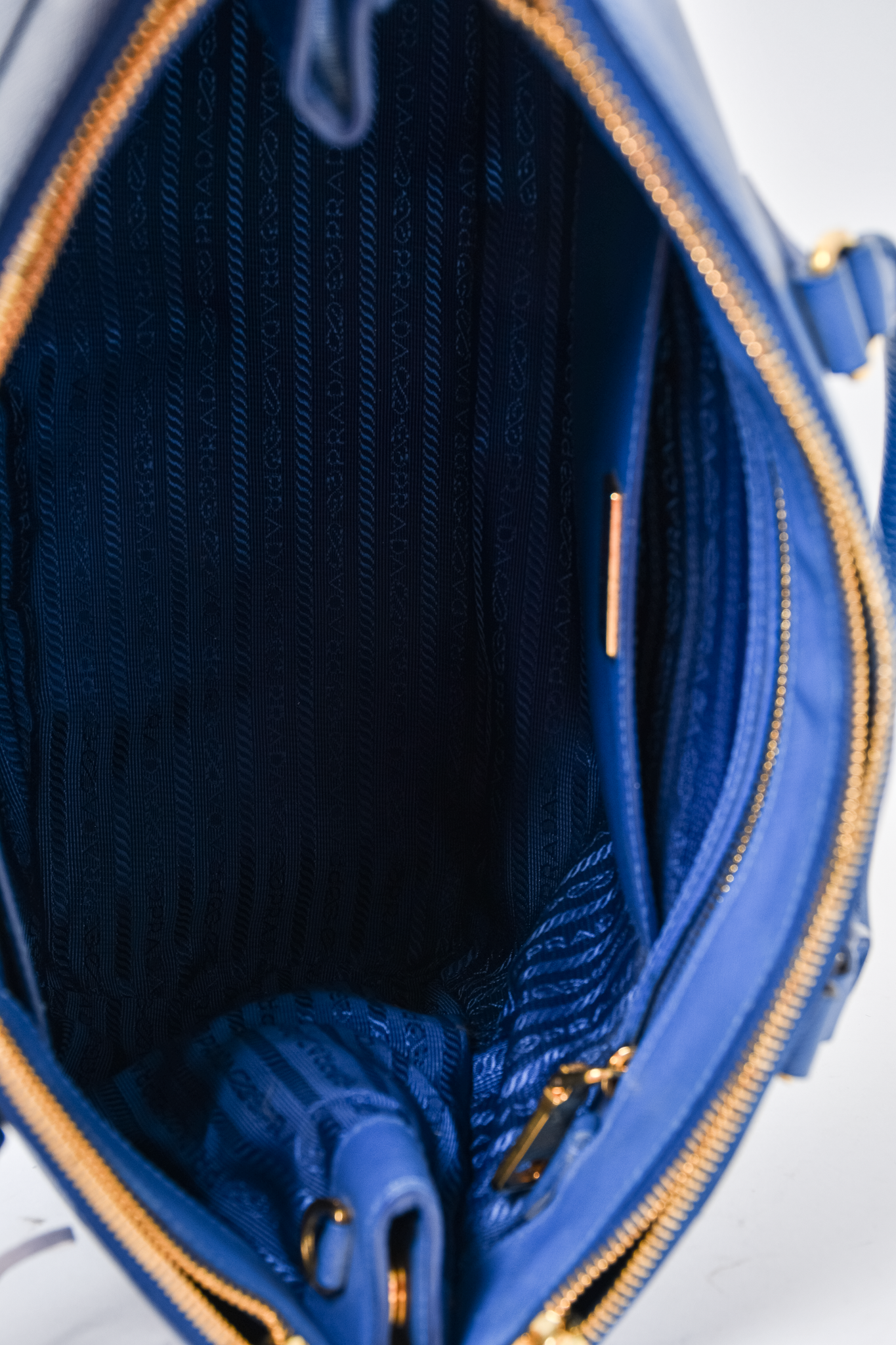 Galleria leather handbag Prada Blue in Leather - 25435286