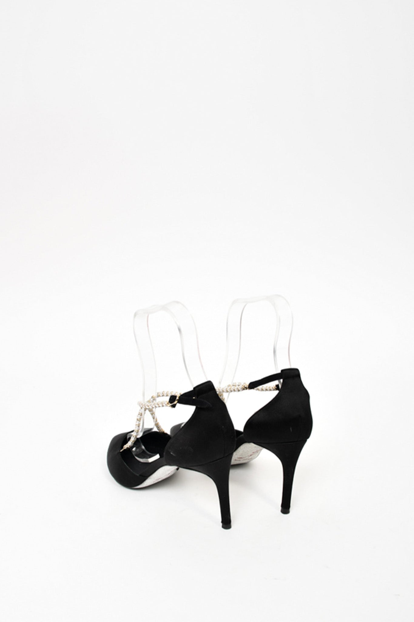 Kitten hotsell heel size